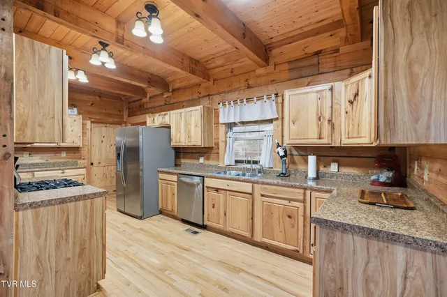 $510,000 | 274 Flat Ridge Road, Troutdale, VA 24378