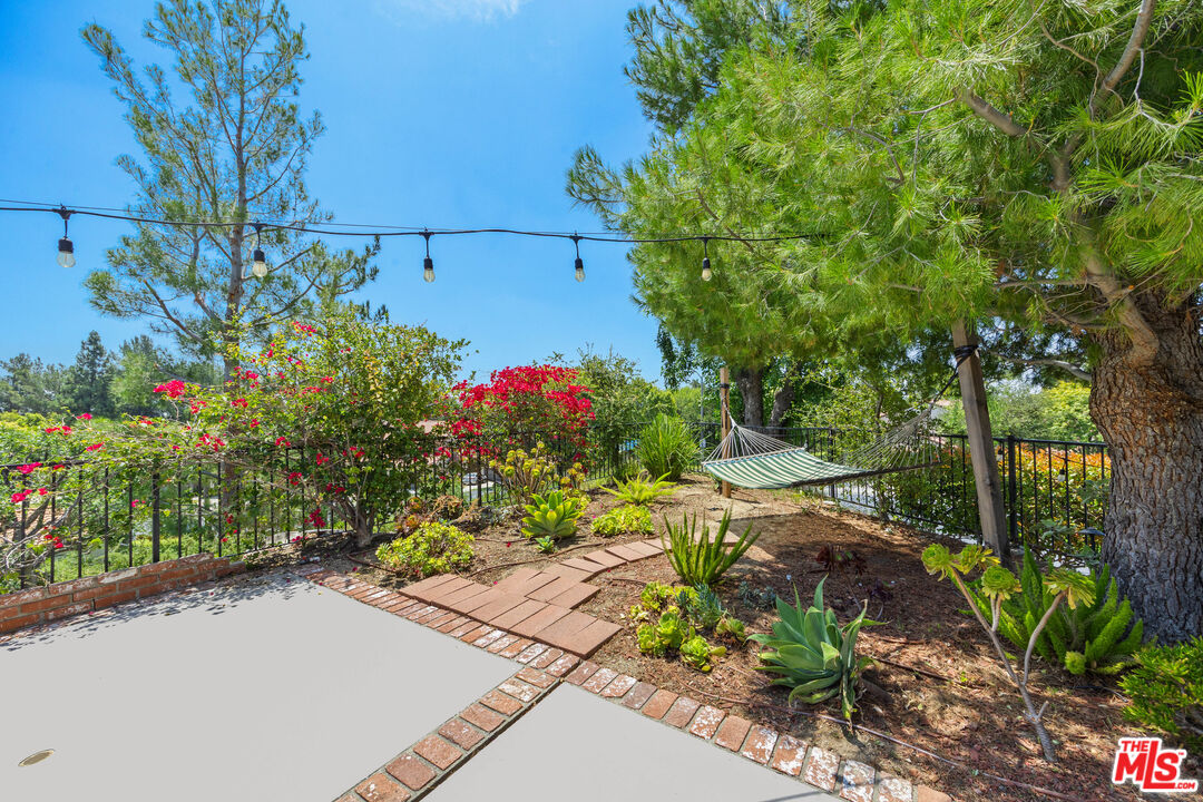 19220 Index Street, Unit 2 Porter Ranch, CA 91326 - Photo 16 of 35 Gallery Image 16