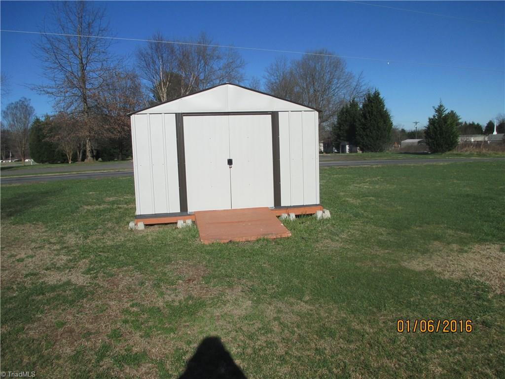 151 Wimbish Road Eden, NC 27288 - Photo 3 of 15 Gallery Image 3