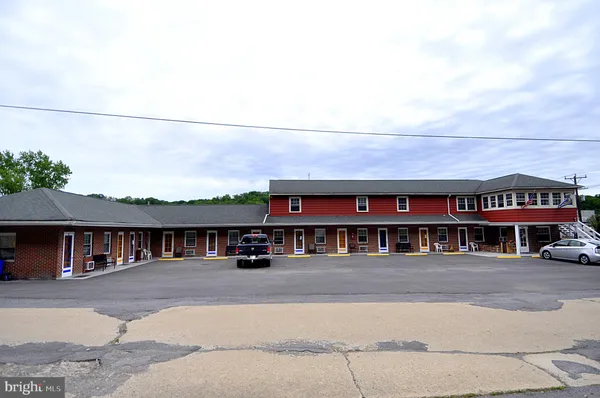 $750 | 268 Wilkes Street, Unit 14, Berkeley Springs, WV 25411