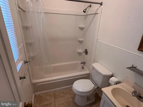 $750 | 268 Wilkes Street, Unit 14, Berkeley Springs, WV 25411