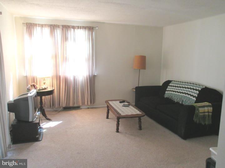 416 Berlin Road Clementon, NJ 08021 - Photo 7 of 16 Family Room