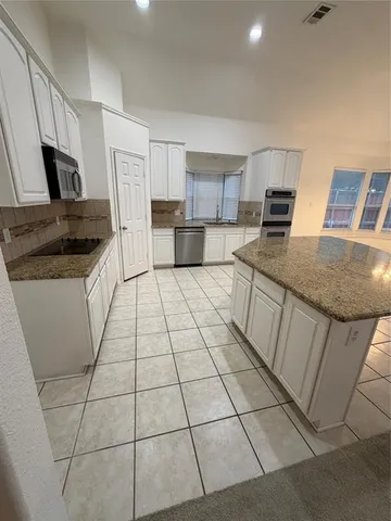 $2,950 | 11821 Stephenville Drive, Frisco, TX 75035