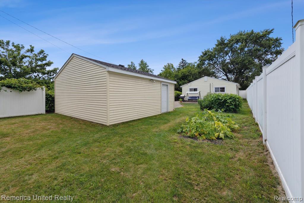 15095 Beech Daly Road Taylor, MI 48180 - Photo 34 of 39
