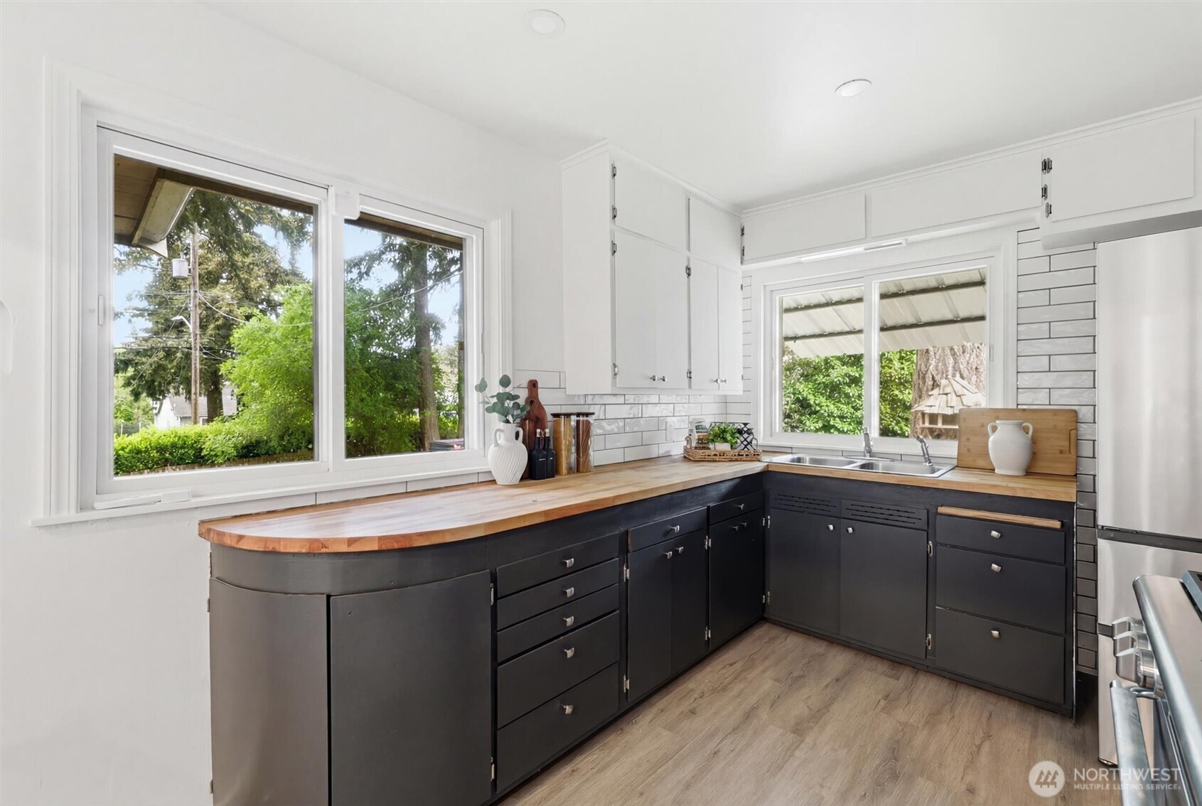1027 South 124th Street Seattle, WA 98168 - Photo 13 of 39