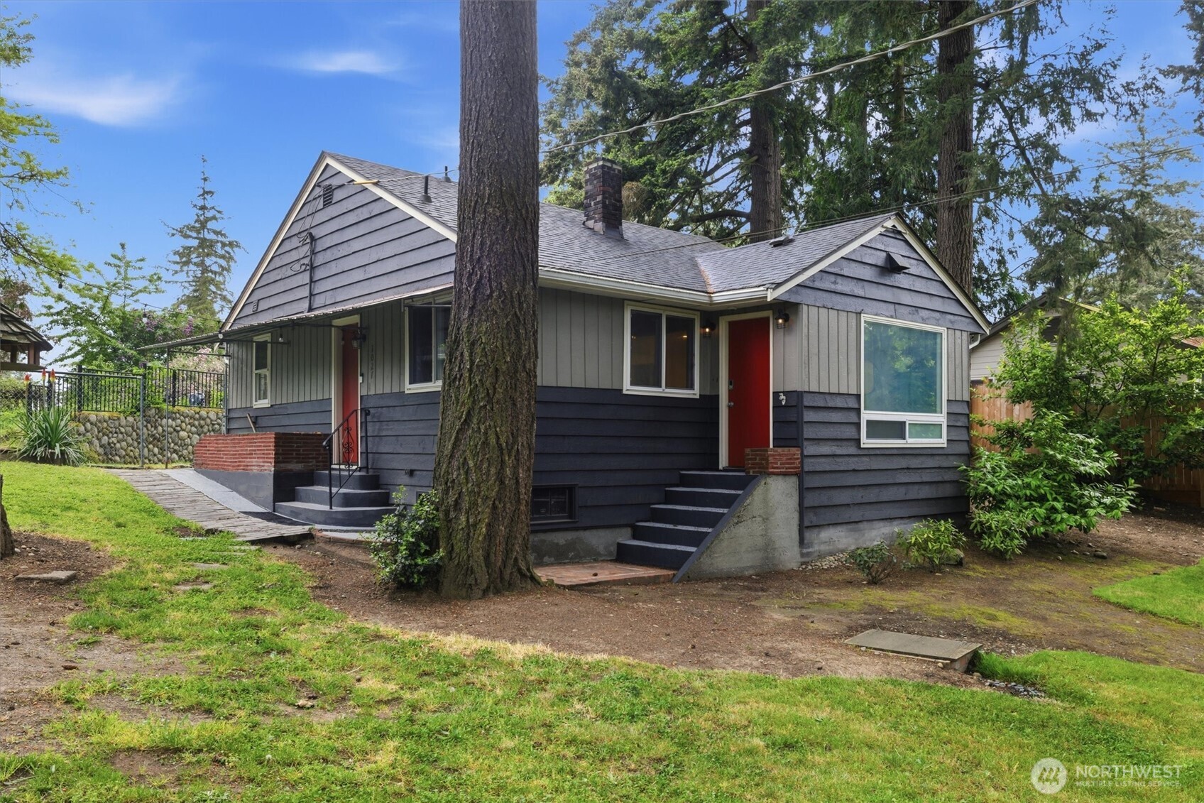 1027 South 124th Street Seattle, WA 98168 - Photo 2 of 39