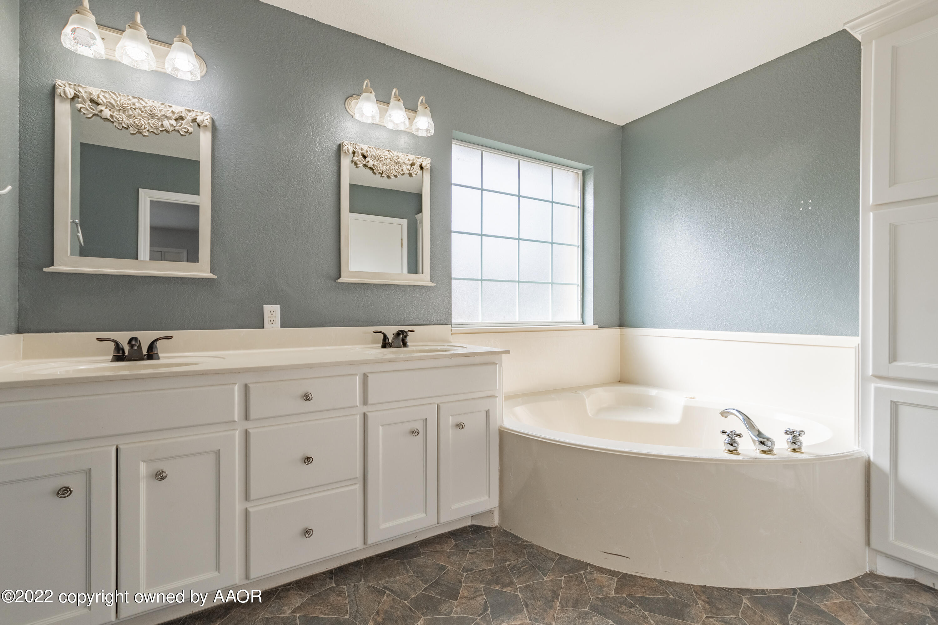 3420 Bristol Road Amarillo, TX 79109 - Photo 12 of 30 master bathroom 1