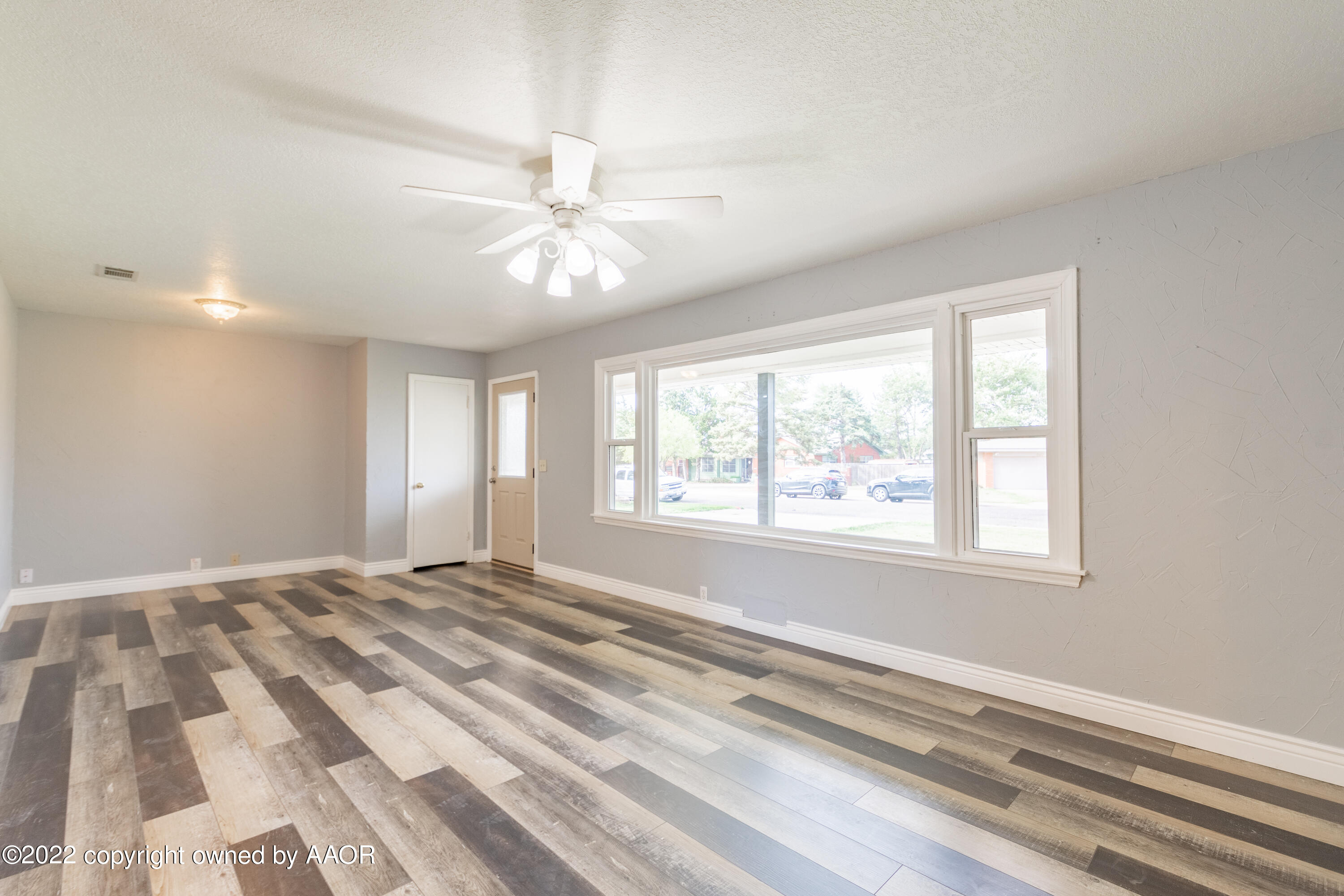 3420 Bristol Road Amarillo, TX 79109 - Photo 6 of 30 living room 2