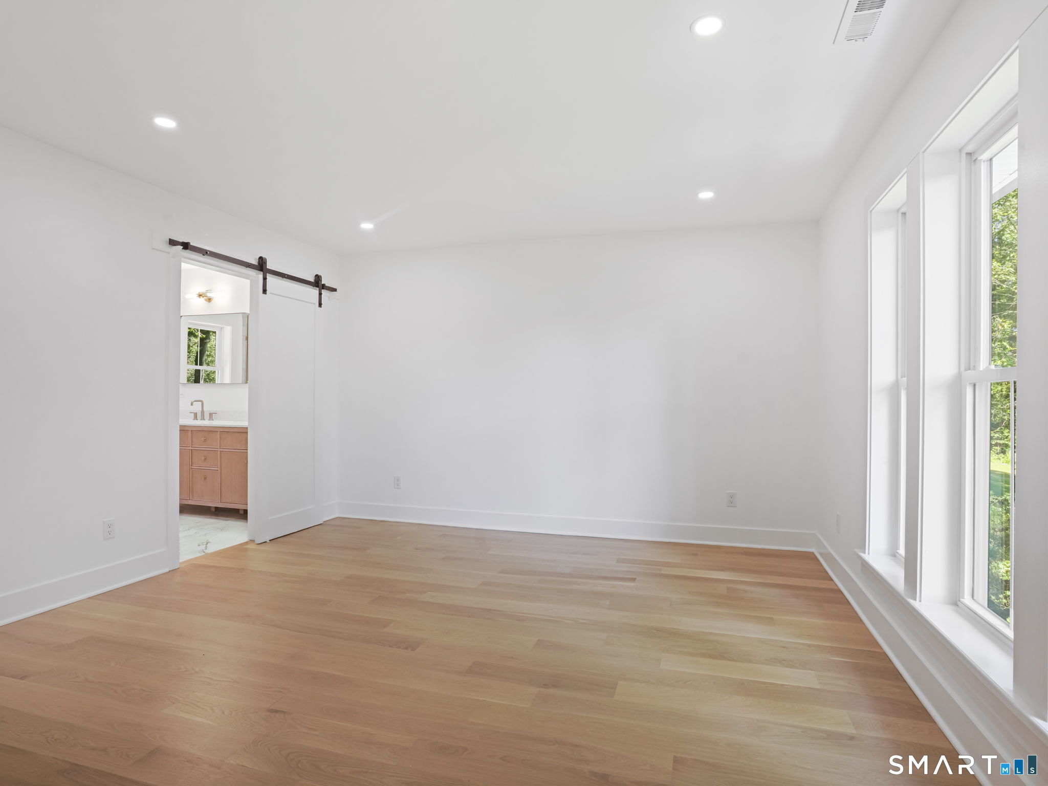 47 West Norwalk Road Norwalk, CT 06850 - Photo 21 of 39 Primary 2nd floor