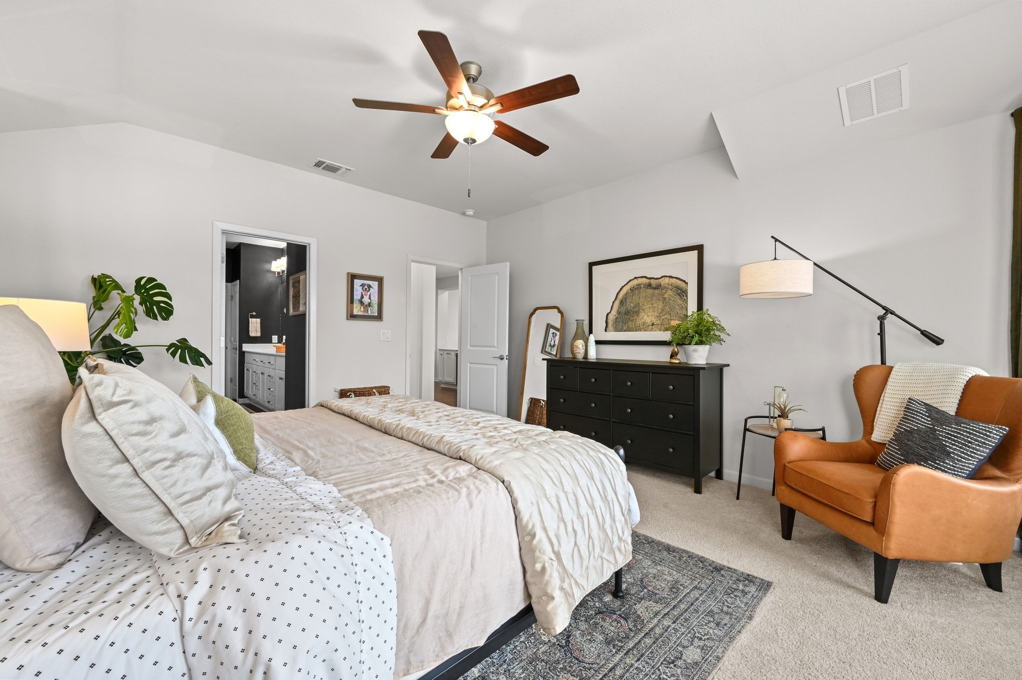 16620 Sumptuous Drive Manor, TX 78653 - Photo 18 of 40 Primary ensuite bedroom.