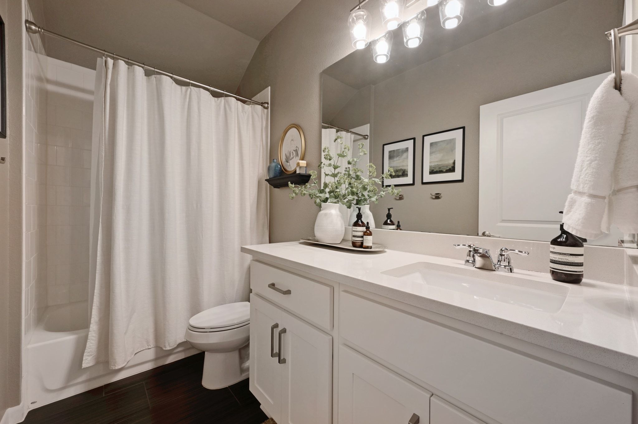 16620 Sumptuous Drive Manor, TX 78653 - Photo 22 of 40 Fully renovated guest bath with fresh paint and designer lighting.