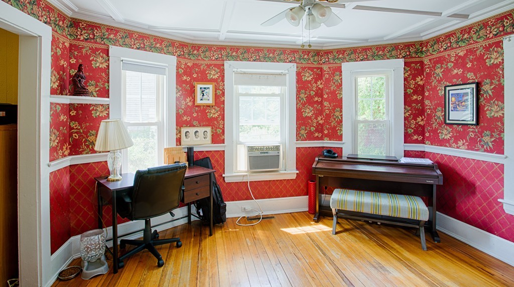 40 County Way Beverly, MA 01915 - Photo 5 of 24 Gallery Image 5