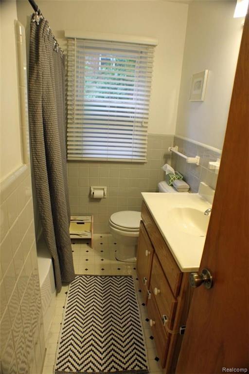 516 Woodside Road Royal Oak, MI 48073 - Photo 8 of 20