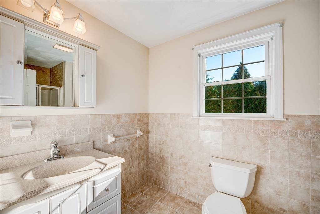 75 Kings View Road Marlborough, MA 01752 - Photo 21 of 39 Gallery Image 21