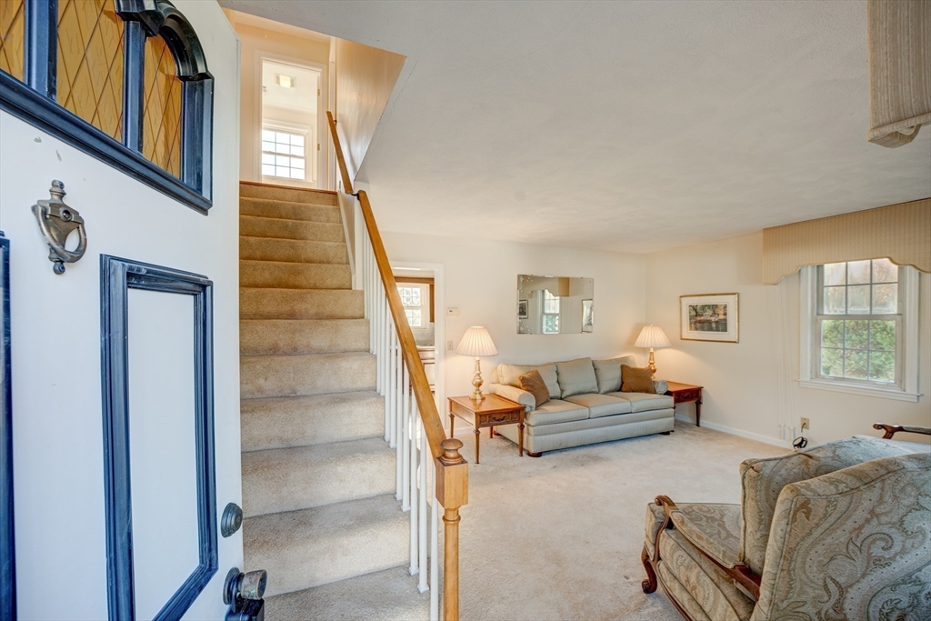 75 Kings View Road Marlborough, MA 01752 - Photo 3 of 39 Gallery Image 3