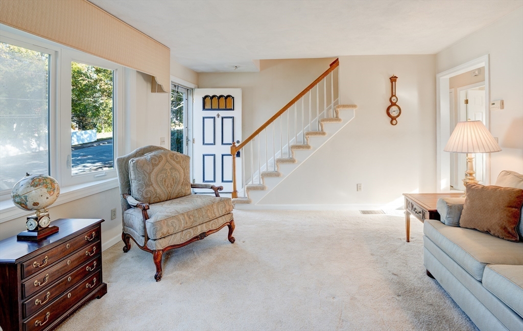 75 Kings View Road Marlborough, MA 01752 - Photo 5 of 39 Gallery Image 5