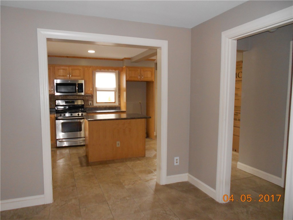 8 Tucker Road Smithfield, RI 02828 - Photo 9 of 16
