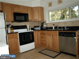 35 Rolling Road Wynnewood, PA 19096 - Photo 8 of 12