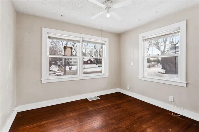 $155,000 | 9735 East Winner Road, Independence, MO 64052