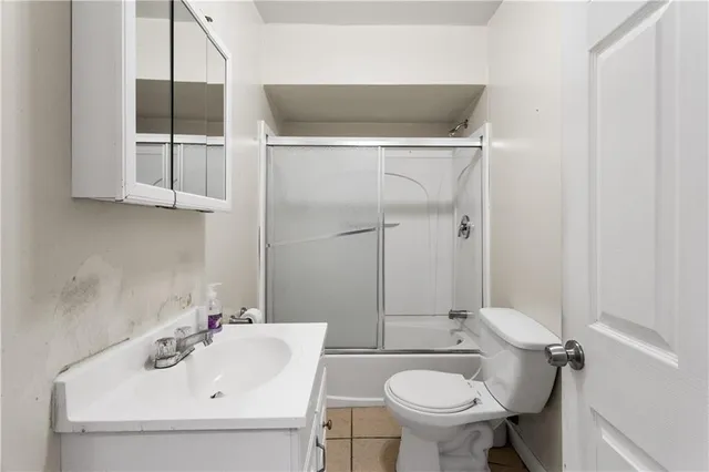 $155,000 | 9735 East Winner Road, Independence, MO 64052