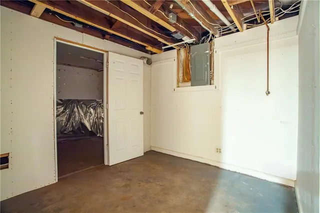 $155,000 | 9735 East Winner Road, Independence, MO 64052