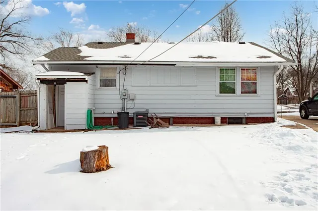 $155,000 | 9735 East Winner Road, Independence, MO 64052