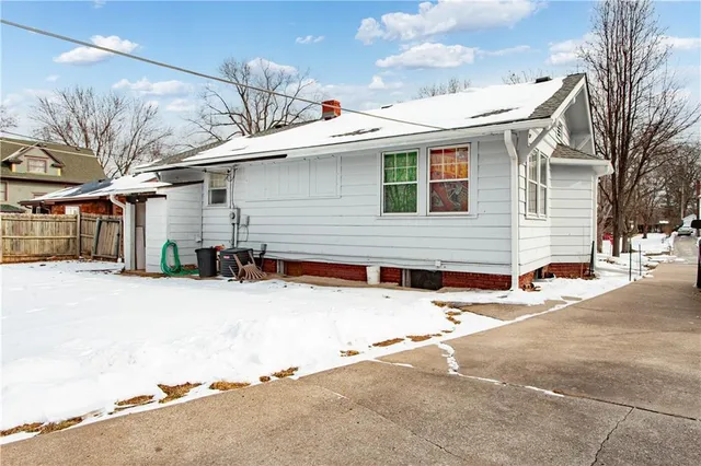 $155,000 | 9735 East Winner Road, Independence, MO 64052