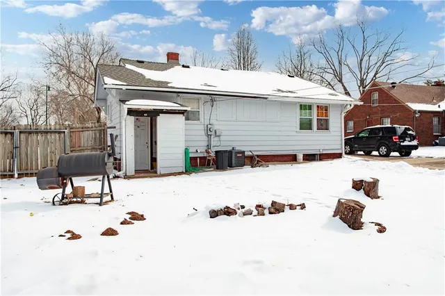 $155,000 | 9735 East Winner Road, Independence, MO 64052