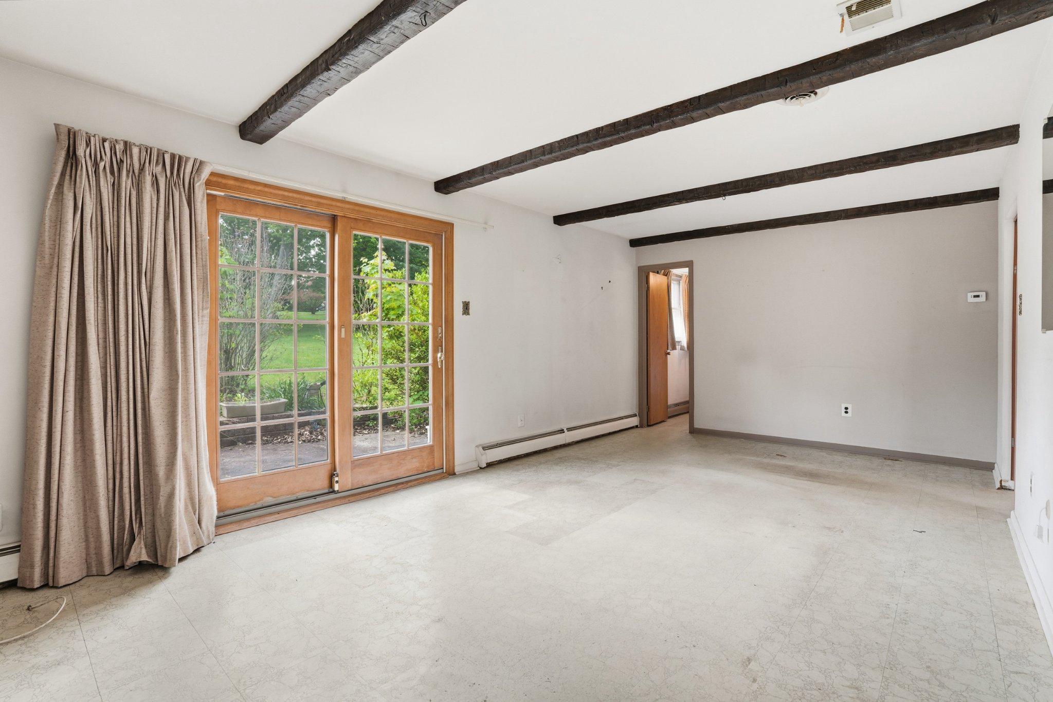 330 Wexford Road Red Hill, PA 18076 - Photo 25 of 54 an empty room with windows