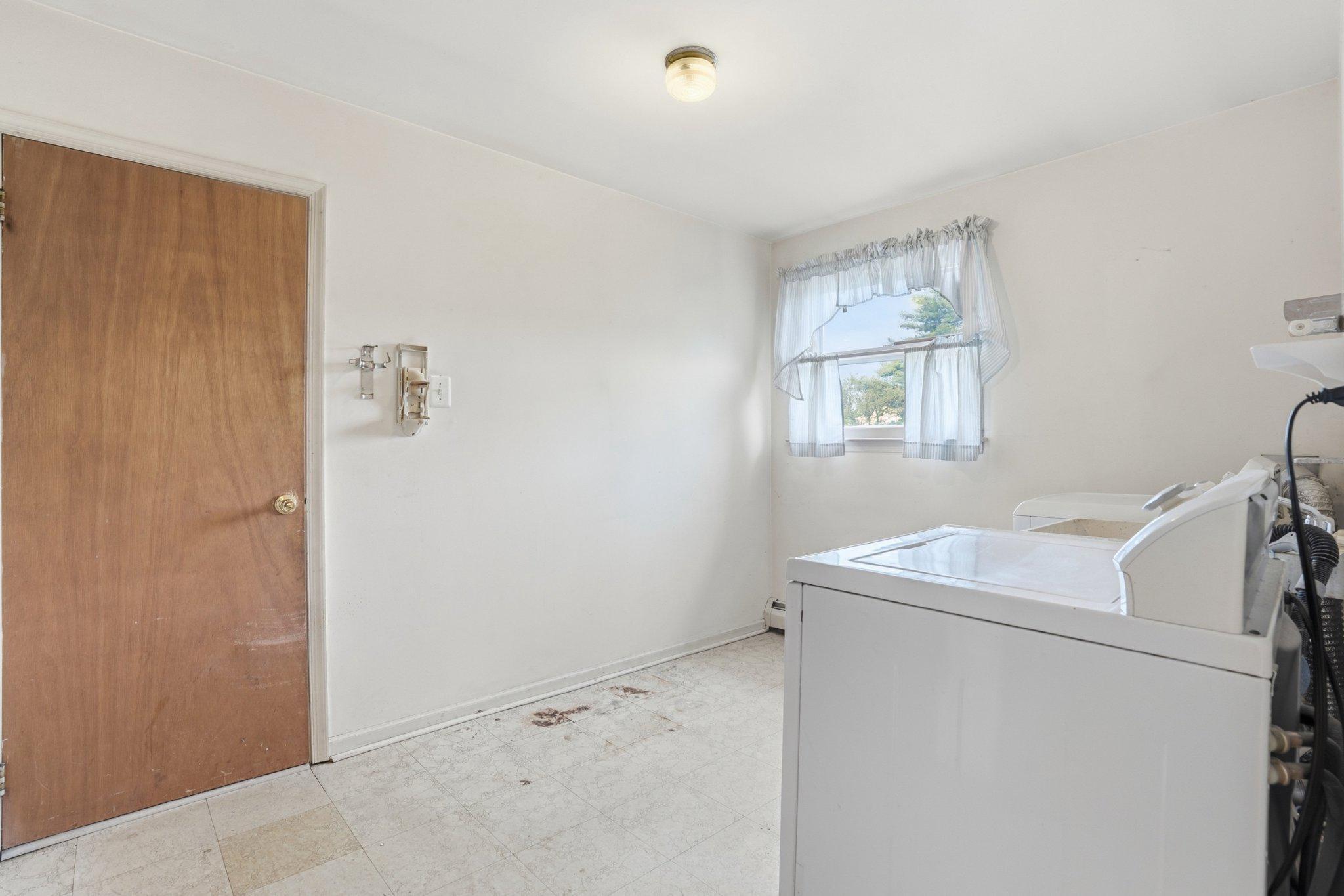330 Wexford Road Red Hill, PA 18076 - Photo 32 of 54 a utility room with dryer and washer