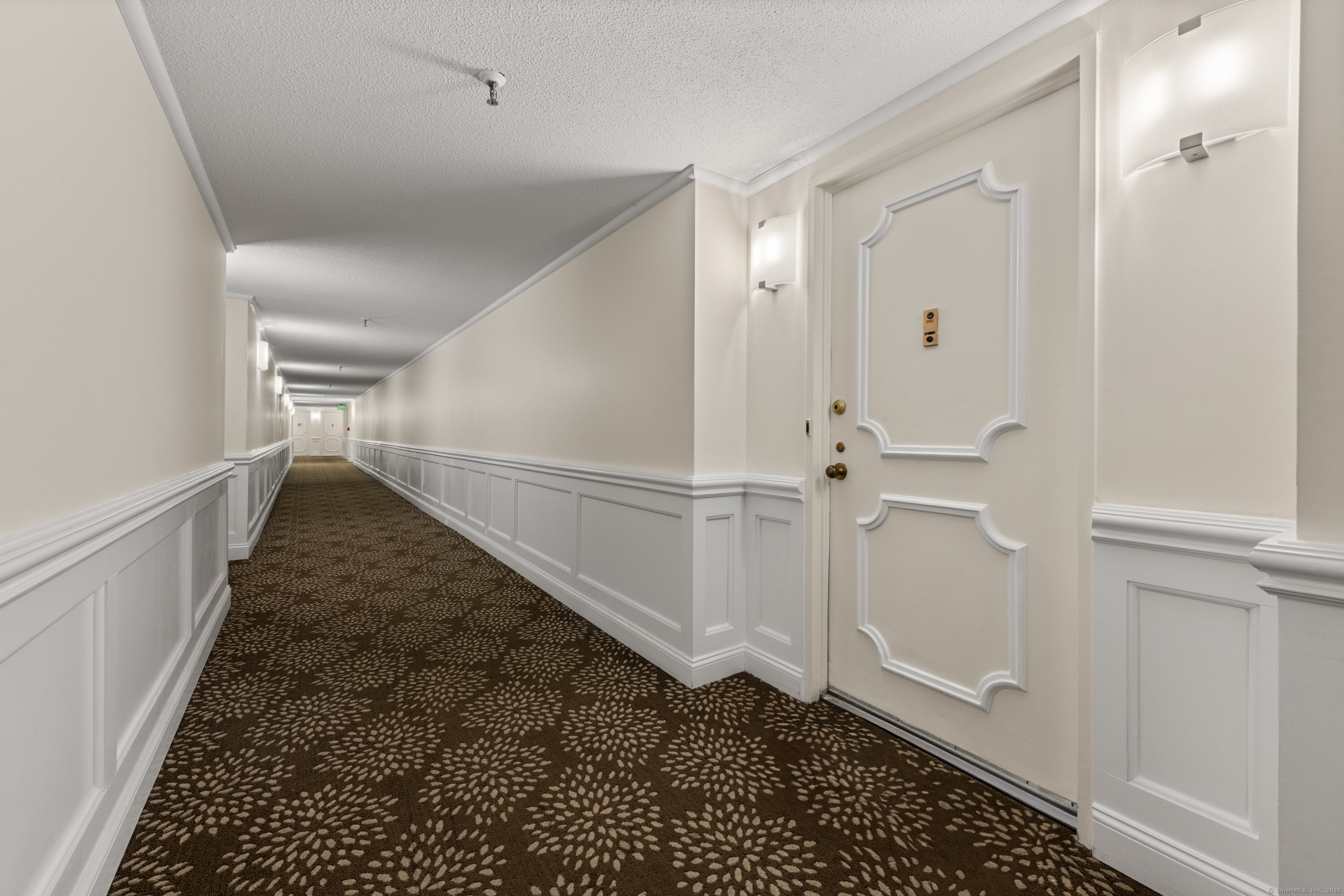 143 Hoyt Street, Unit 1A Stamford, CT 06905 - Photo 3 of 32