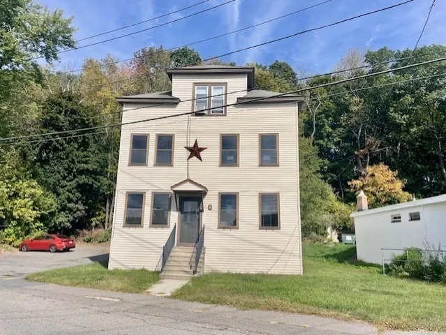 $1,650 | 5 Sand Street, Unit 1, Gardner, MA 01440