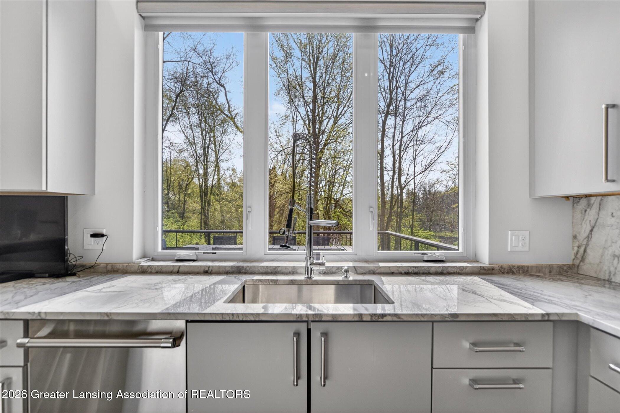 4270 Shadow Ridge Okemos, MI 48864 - Photo 16 of 61 Kitchen