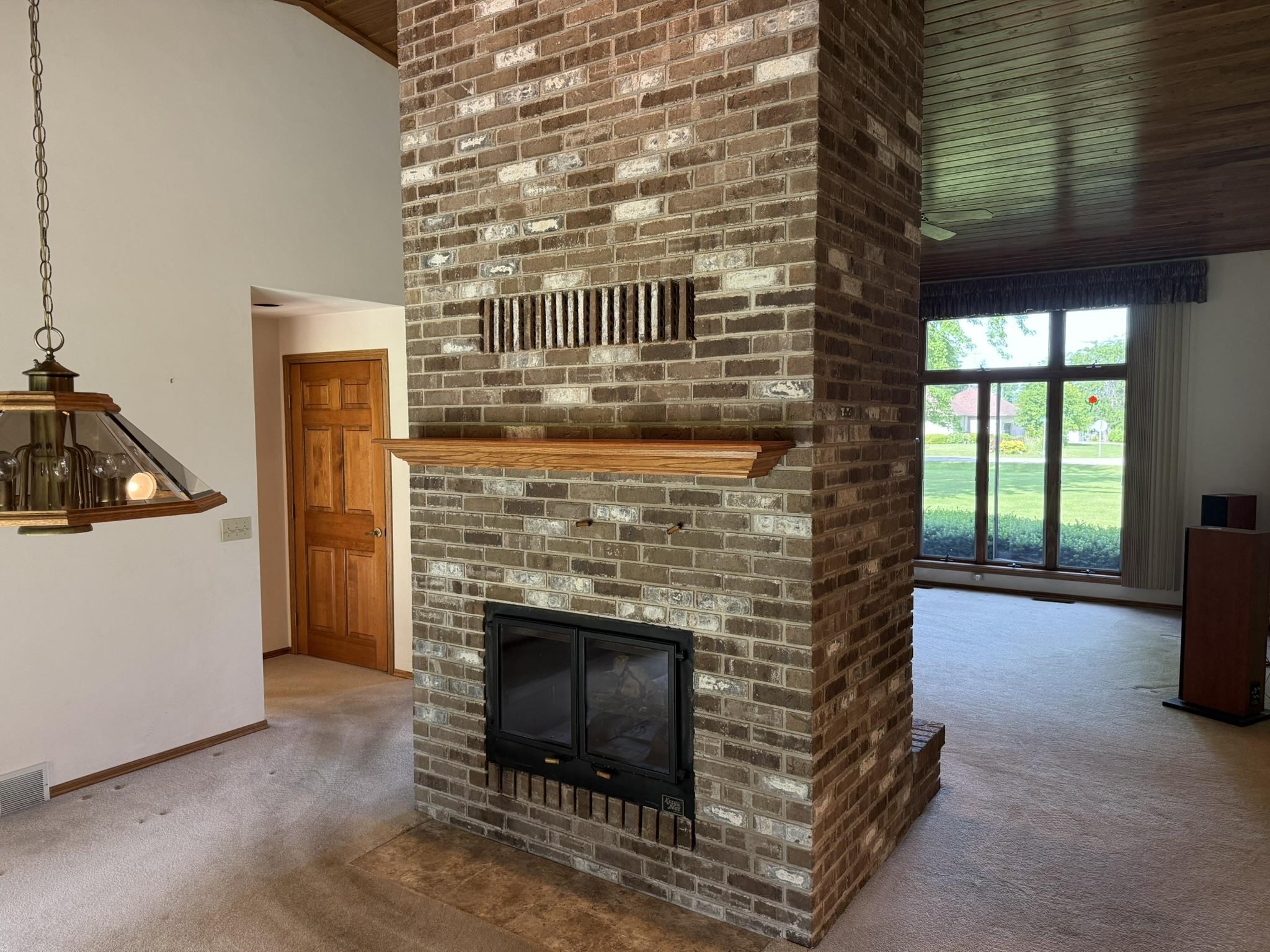 1864 Imperial Road Oshkosh, WI 54904 - Photo 7 of 25