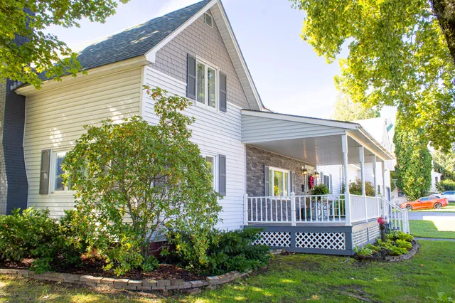 $345,000 | 49 North Street, Newport, ME 04953