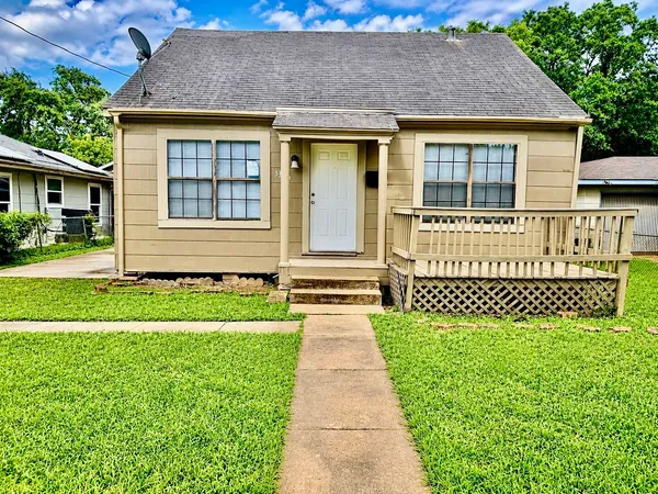 $1,500 | 3360 27th Street, Port Arthur, TX 77642