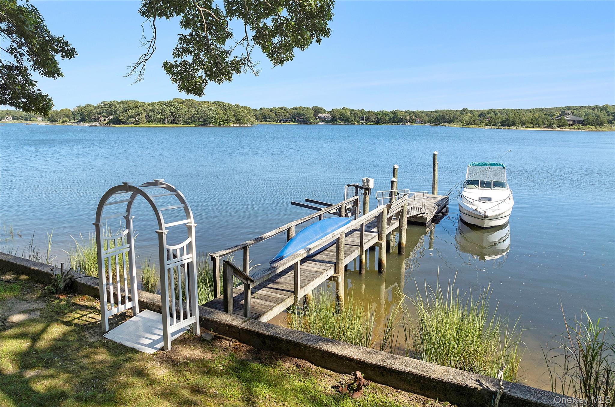 210 Redwood Road Sag Harbor, NY 11963 - Photo 8 of 26 Gallery Image 8