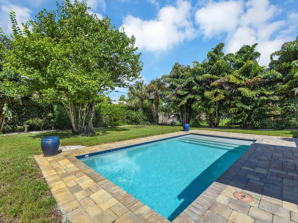 433 Castle Road Naples, FL 34119 - Photo 26 of 32 Gallery Image 26