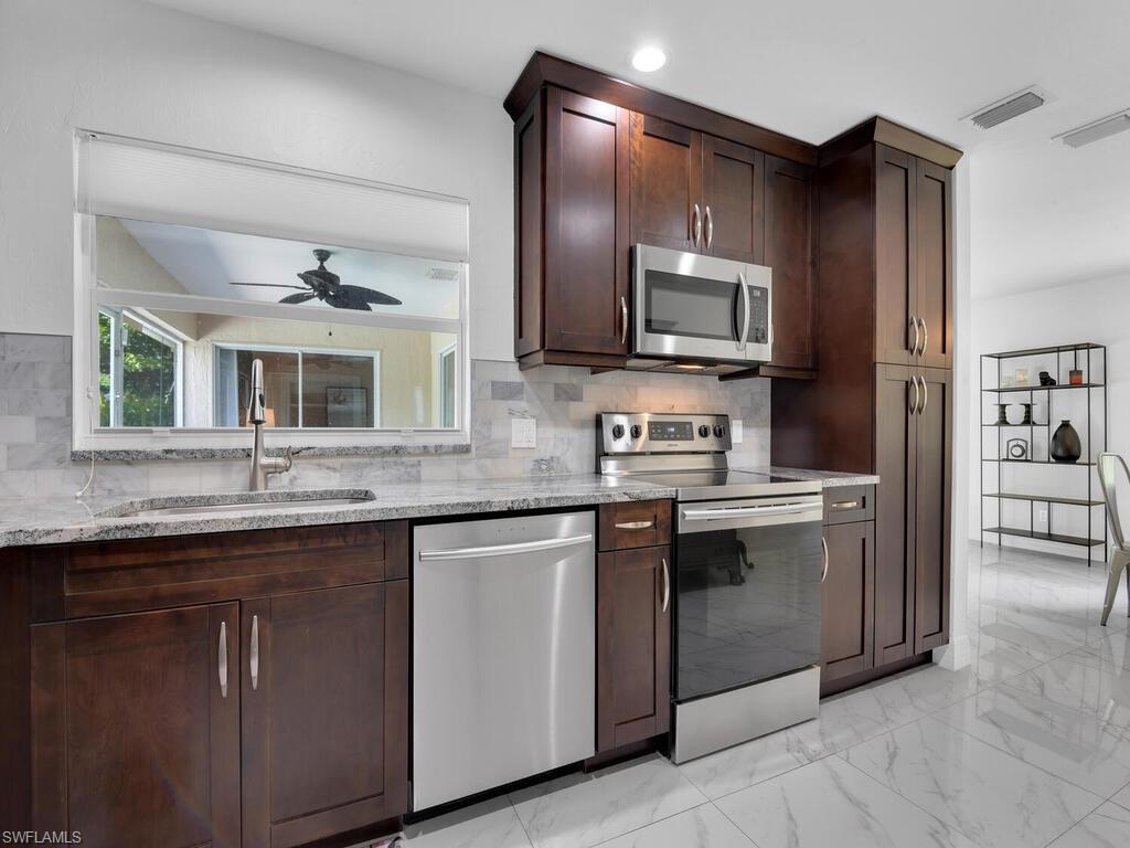 433 Castle Road Naples, FL 34119 - Photo 10 of 32 Gallery Image 10