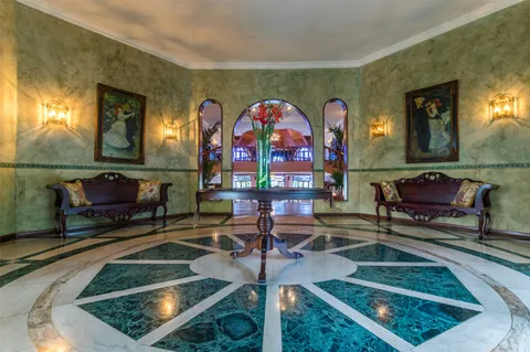 $2,450,000 | 0 Espiritu Santo