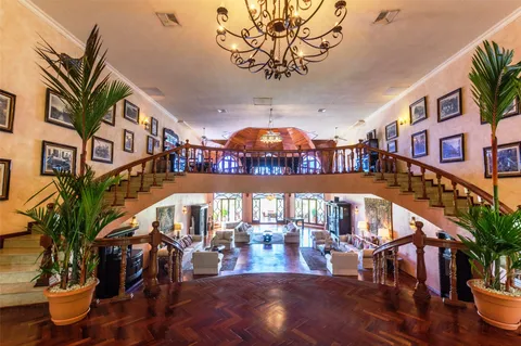 $2,450,000 | 0 Espiritu Santo