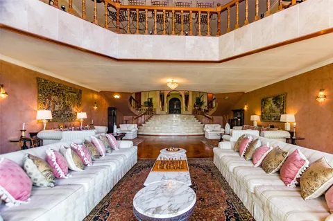 $2,450,000 | 0 Espiritu Santo