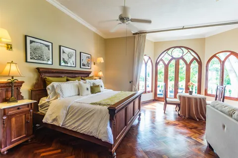 $2,450,000 | 0 Espiritu Santo