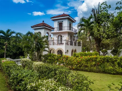 $2,450,000 | 0 Espiritu Santo