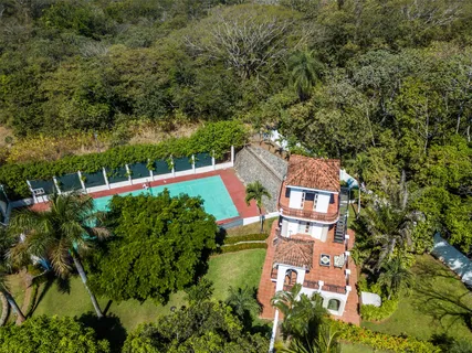 $2,450,000 | 0 Espiritu Santo