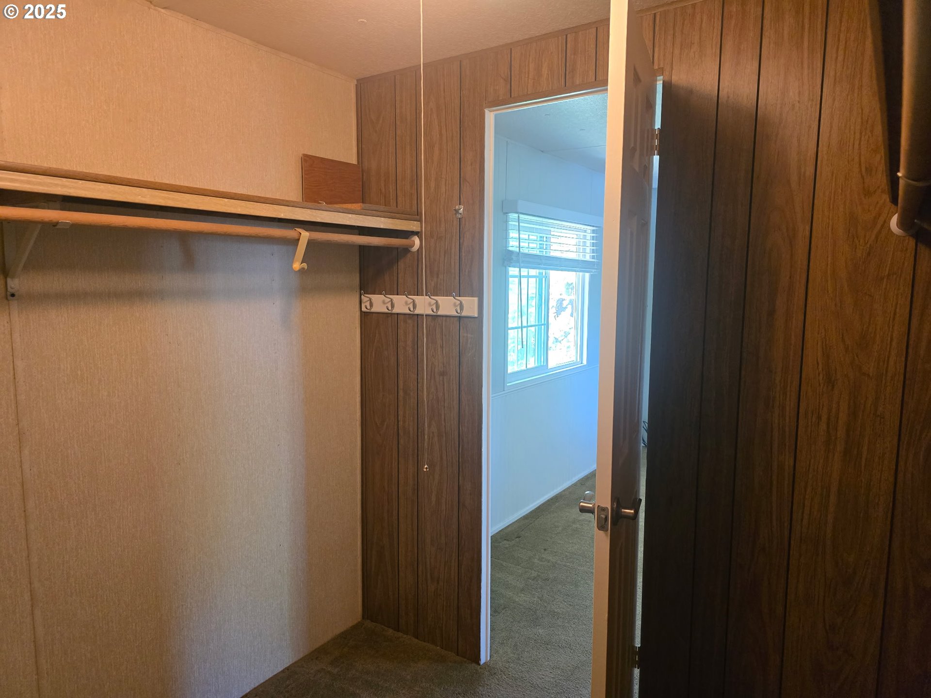 4800 Barger Drive, Unit 25 Eugene, OR 97402 - Photo 20 of 27 Primary Bedroom