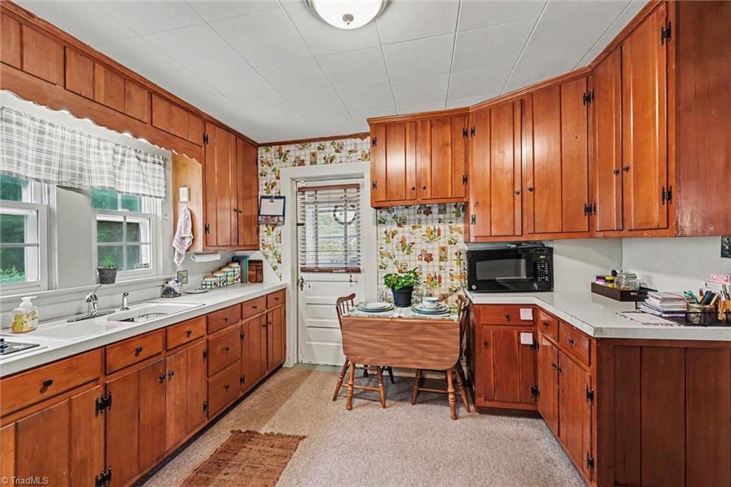 133 Mountain View Road King, NC 27021 - Photo 17 of 35
