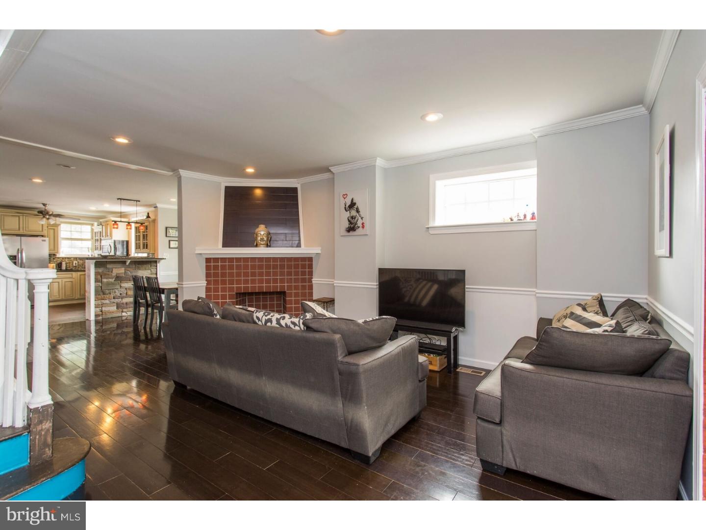 314 Vernon Road Philadelphia, PA 19119 - Photo 3 of 15 Living Room