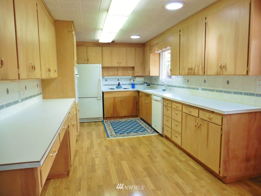 9727 Northeast 198th Street Bothell, WA 98011 - Photo 5 of 15