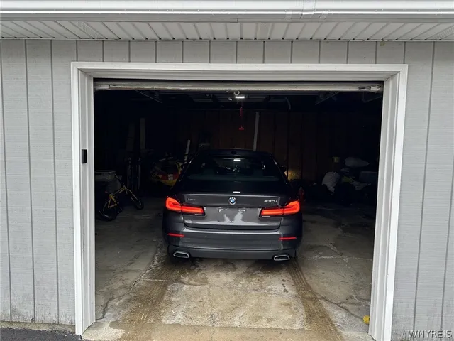 $875,900 | 2185 Violet Circle, Wheatfield, NY 14304